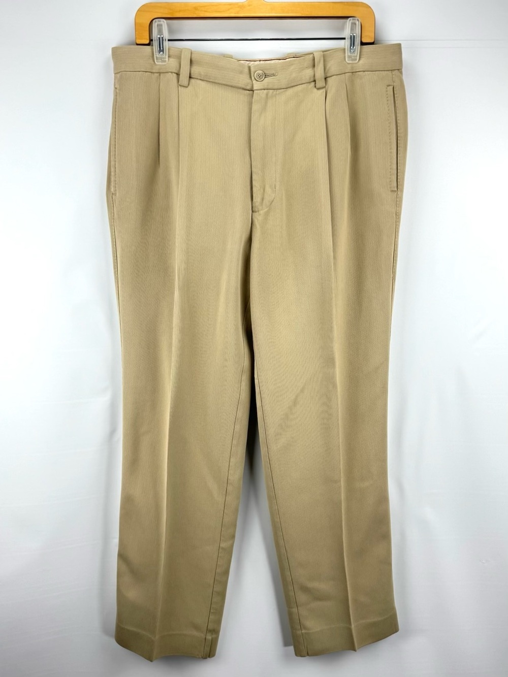 Tommy Bahama Men’s Pleated Chinos in Beige - Silk & Wool
